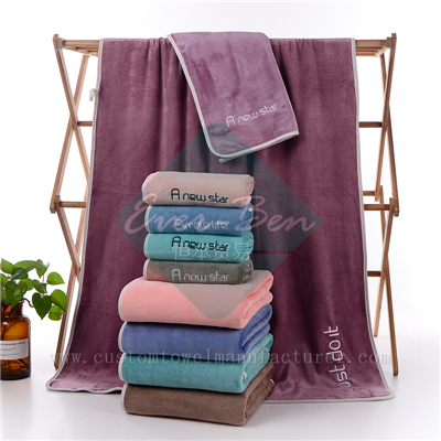 China Custom Golf Towels With Custom Embroidery Logo